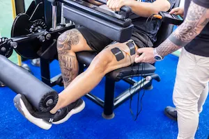 Eletroestimulação na cadeira extensora (Jundiaí)